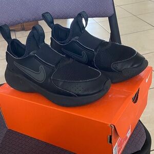 Nike Kids Black Slip-On Sneakers